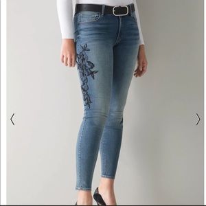 White House Black Market curvy skinny jeans